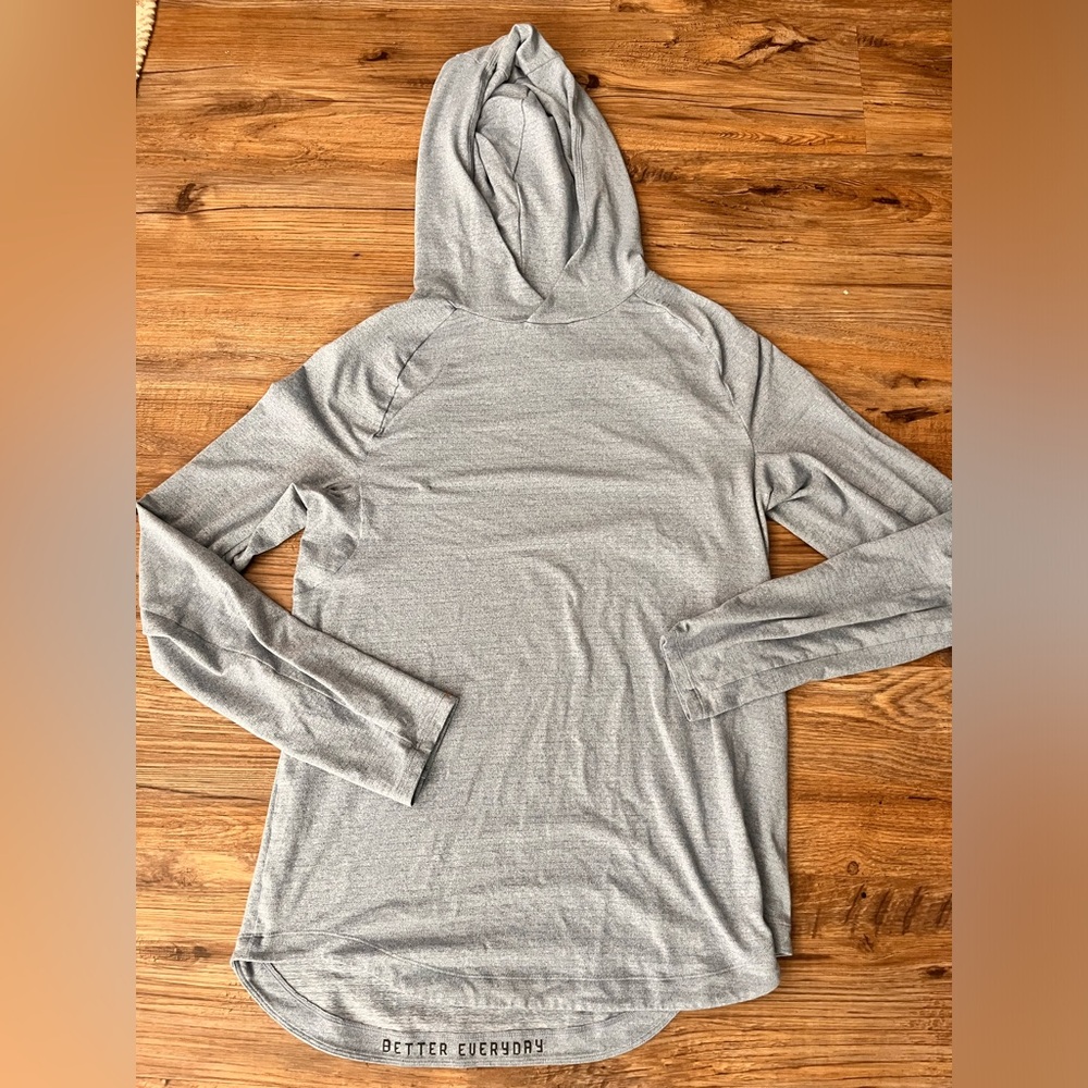 Men’s Lululemon lightweight hoodie